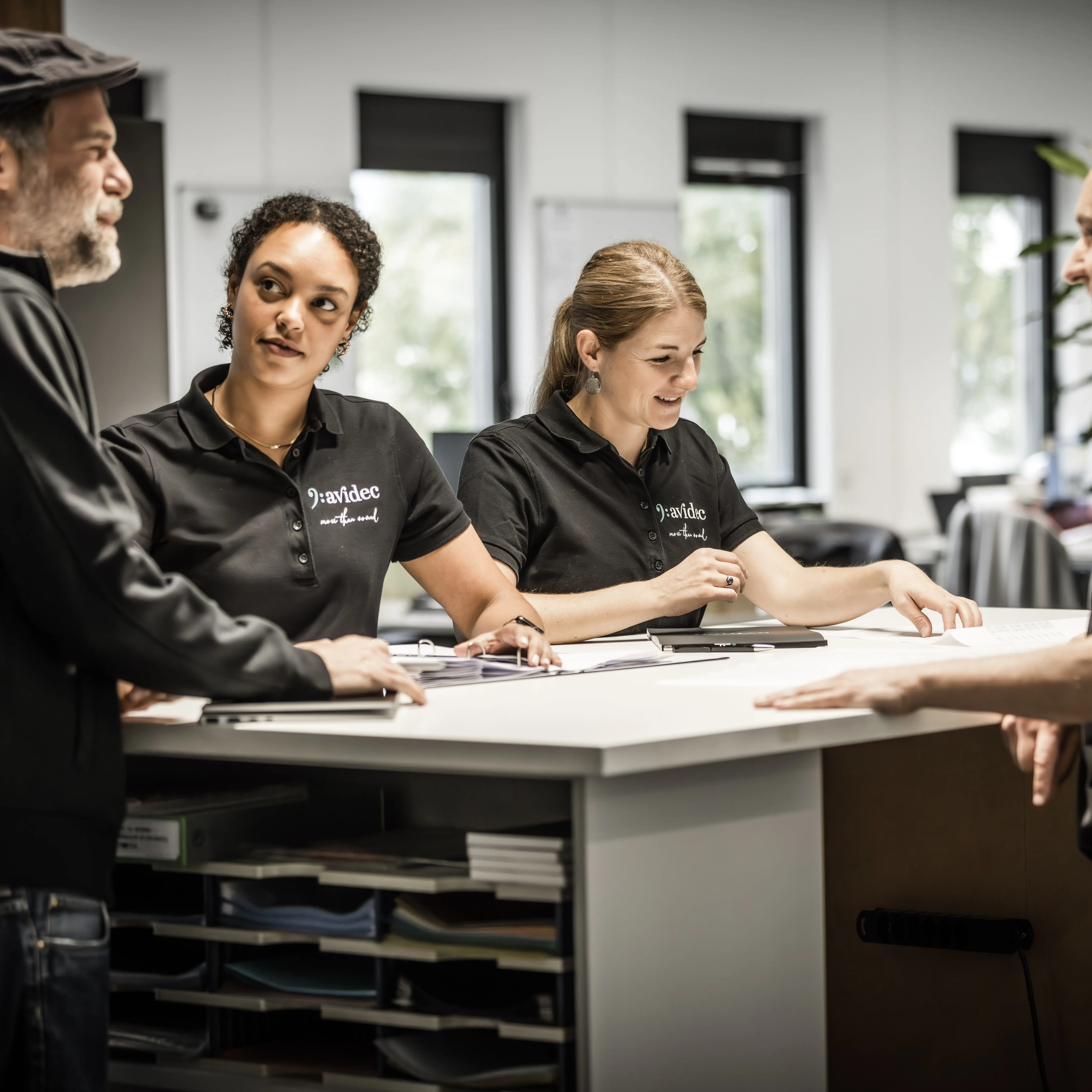 AVIDEC AG Headerbild
