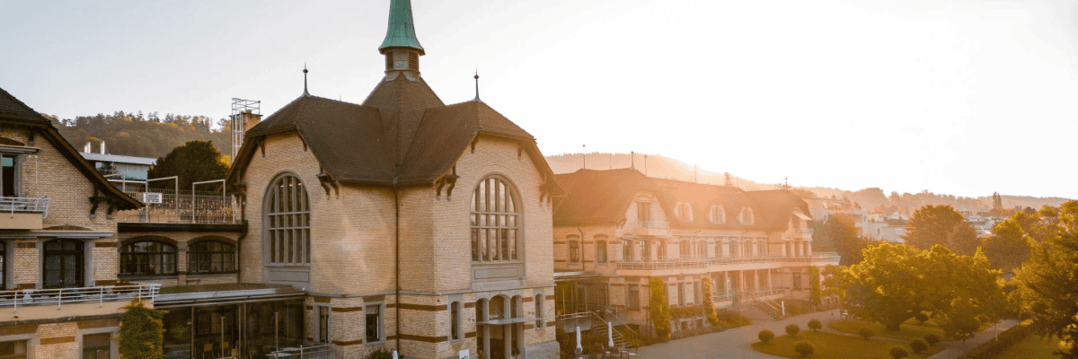 Travailler chez averecura holding ag